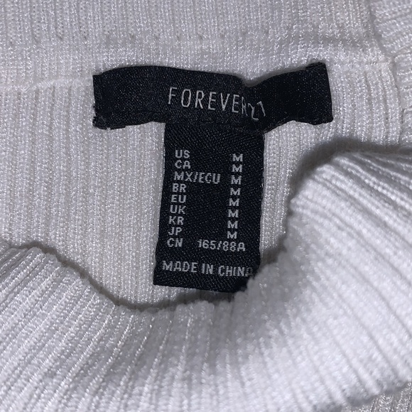 ✨WOMEN’S WHITE FOREVER21 TURTLENECK SWEATER ✨ - Picture 6 of 6